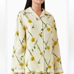 Burberry
Dandelion Lattice Print Silk
Pajama Shirt